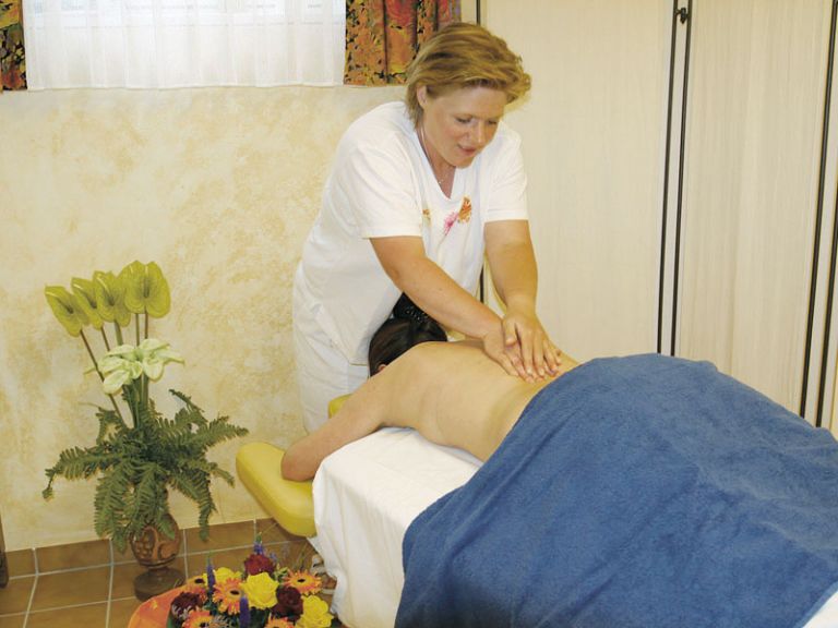 Entspannen im Urlaub im Salzburger Land Massage im Berghotel Lämmerhof im Lammertal