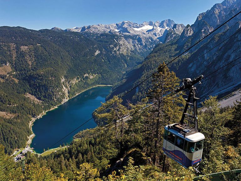 Gosaukammbahn cable car and Gosausee lake