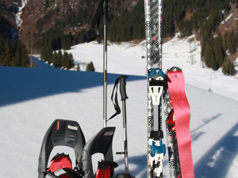 Snow-shoe and tour ski rental in the Hotel