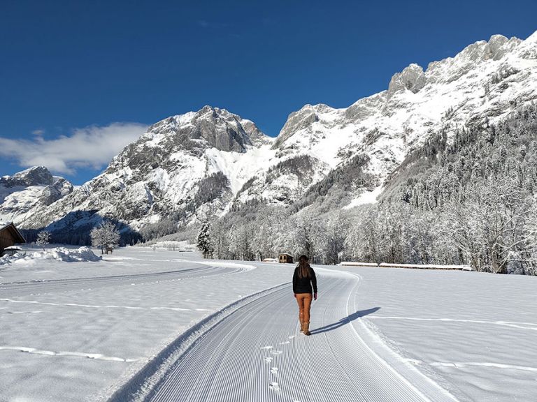 Präparierter Winterwanderweg im Lammertal