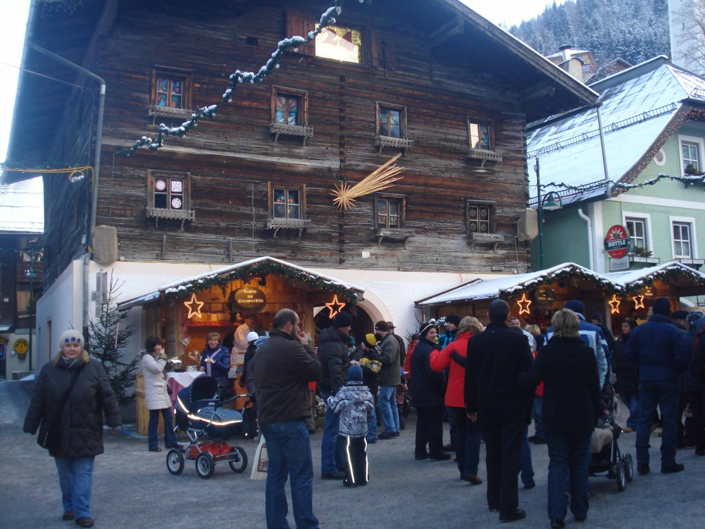 Traditioneller Adventmarkt in Großarl
