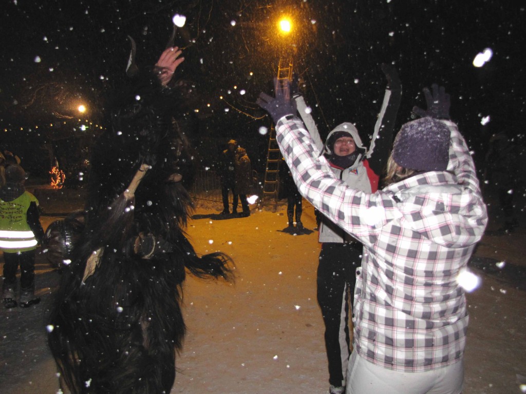 Stimmung-am-Perchtenlauf-Lu