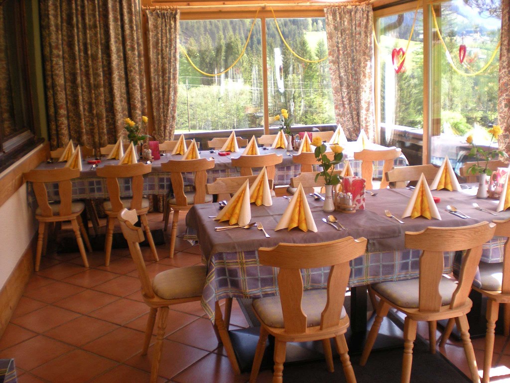 Muttertagsdekoration im Wintergarten