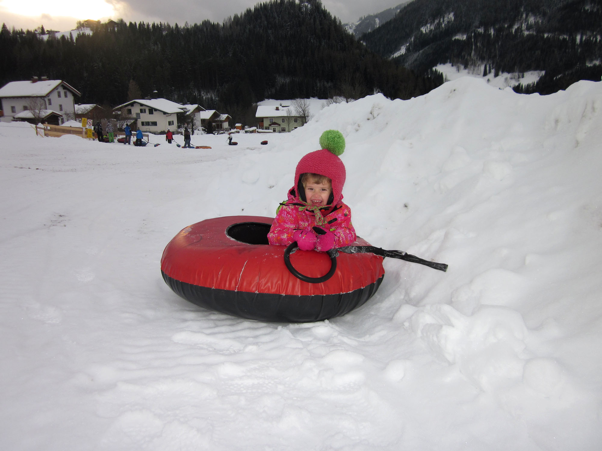 Snow-tubing: eine Riesengaudi für Jung und Älter