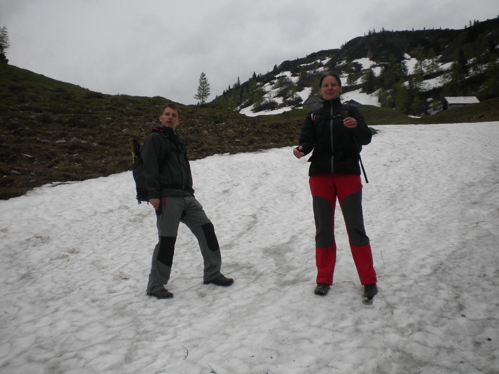 Für eine Schneeballschlacht würde der Schnee noch ausreichen