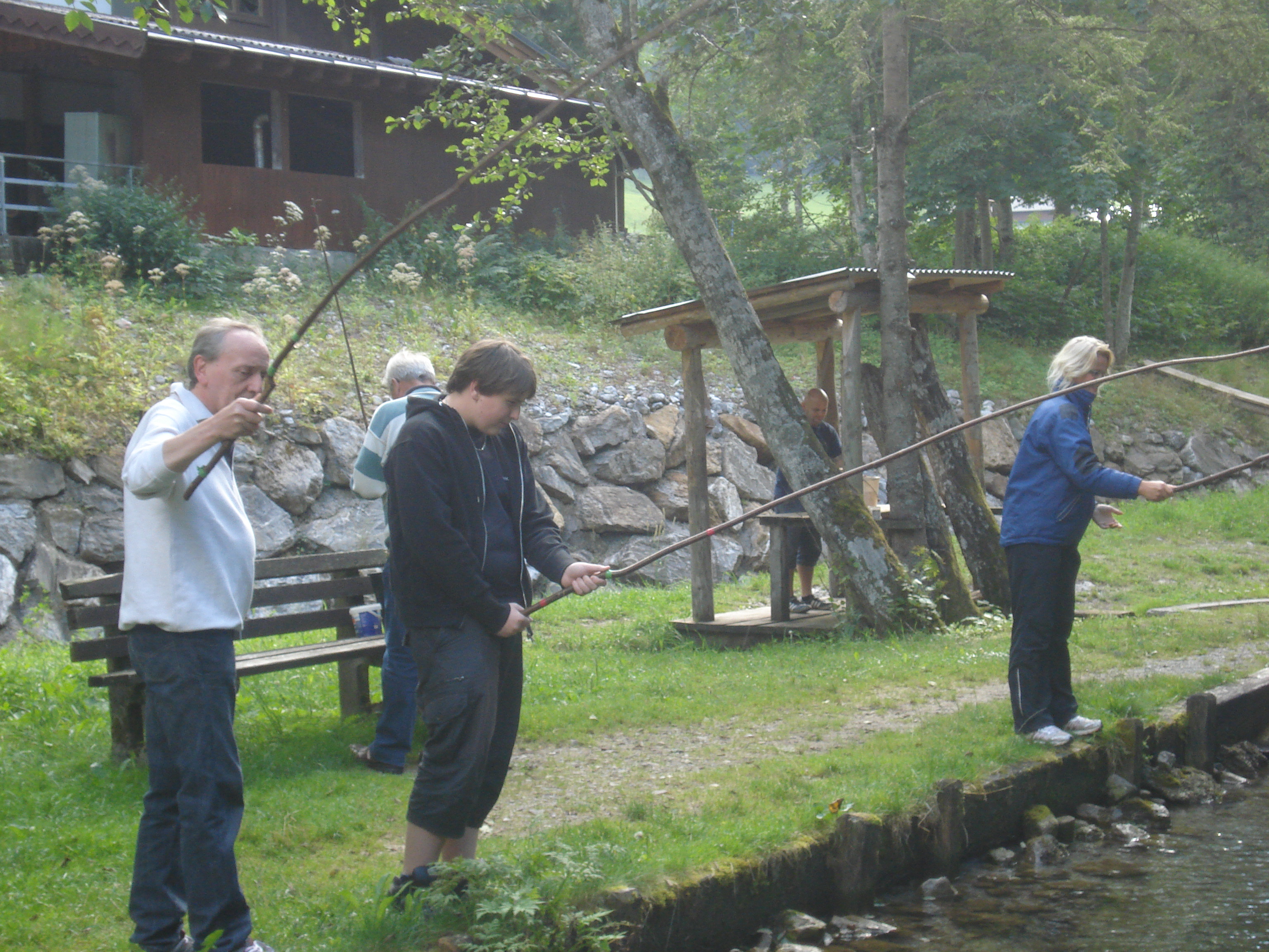 Fischen im Forellenteich