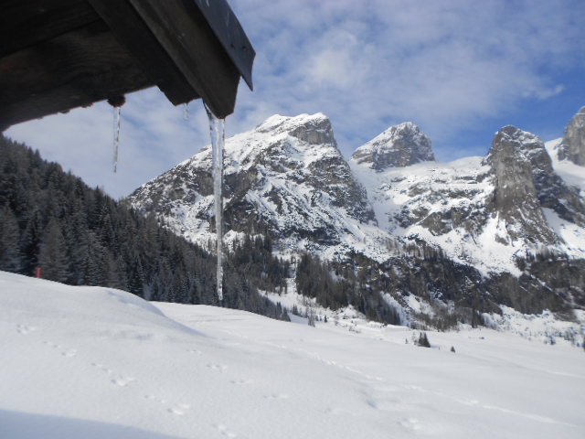 Verschneite Berggipfel in der Nähe des Lämmerhofs