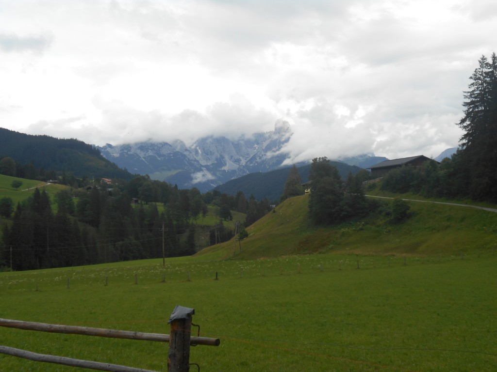 Der Gosaukamm war zu Beginn der Woche noch wolkenverhangen...