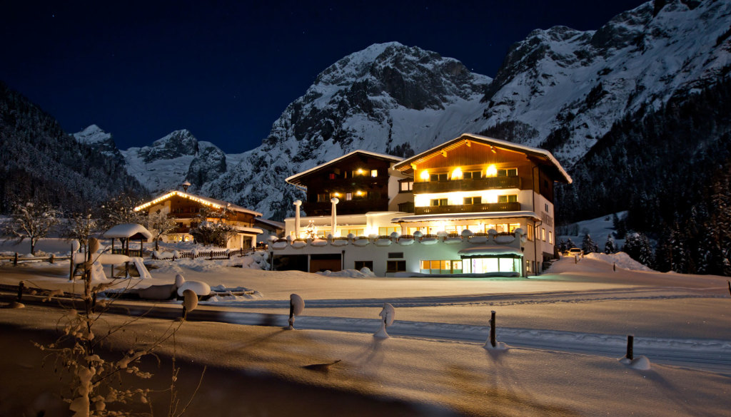 Winterfotos vom Berghotel Lämmerhof und dem Tennengebirge