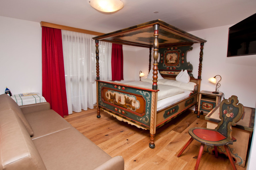 Familiensuite mit Himmelbett im Berghotel Lämmerhof