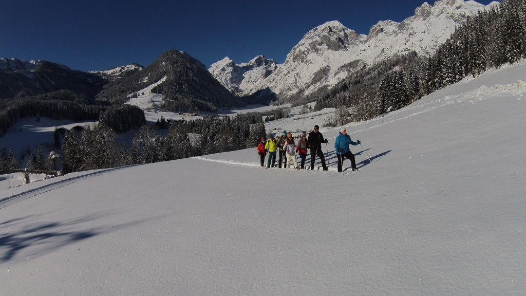 Schneeschuhwandern in den Hängen des Tennengebirges 