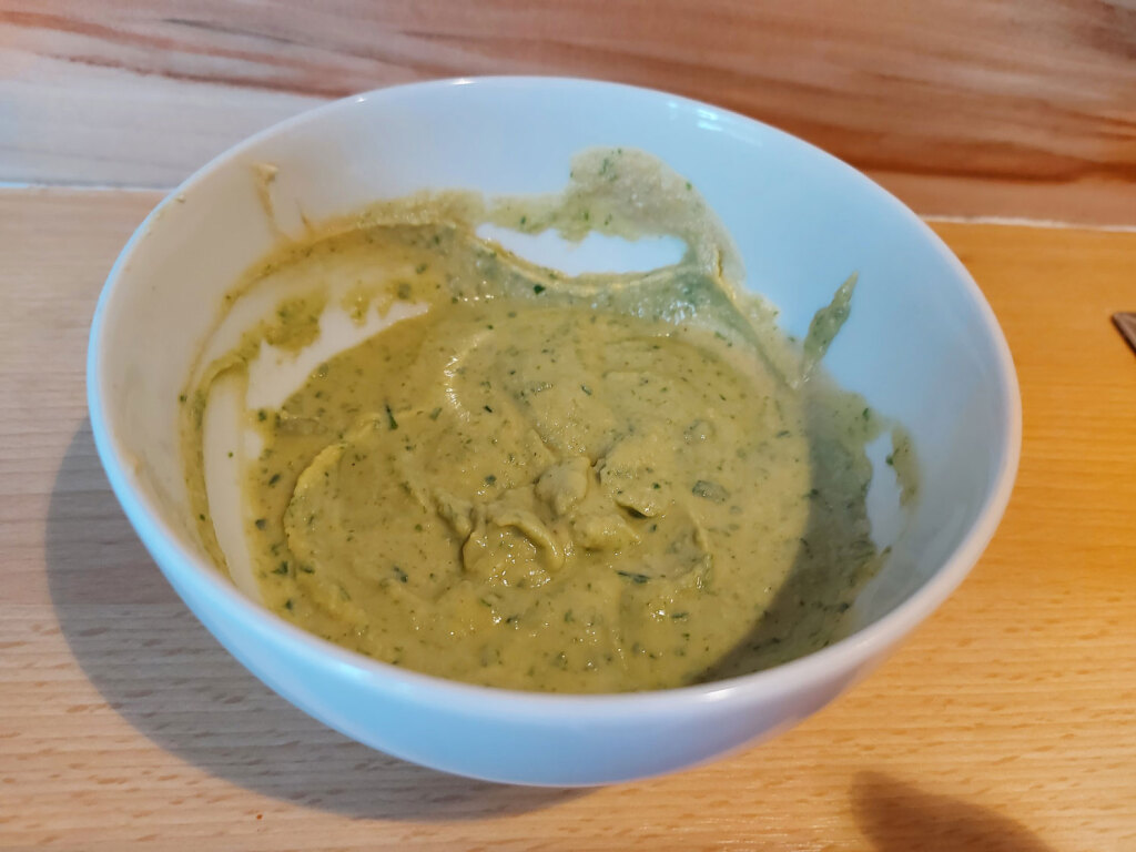 baerlauchaufstrich-hummus-bearlauchpaste