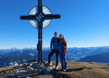 Frommerkogel mit Gipfelkreuz