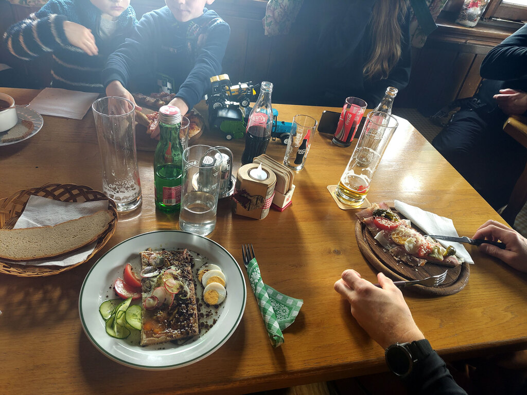 Traditionelle Jause Winterwandern